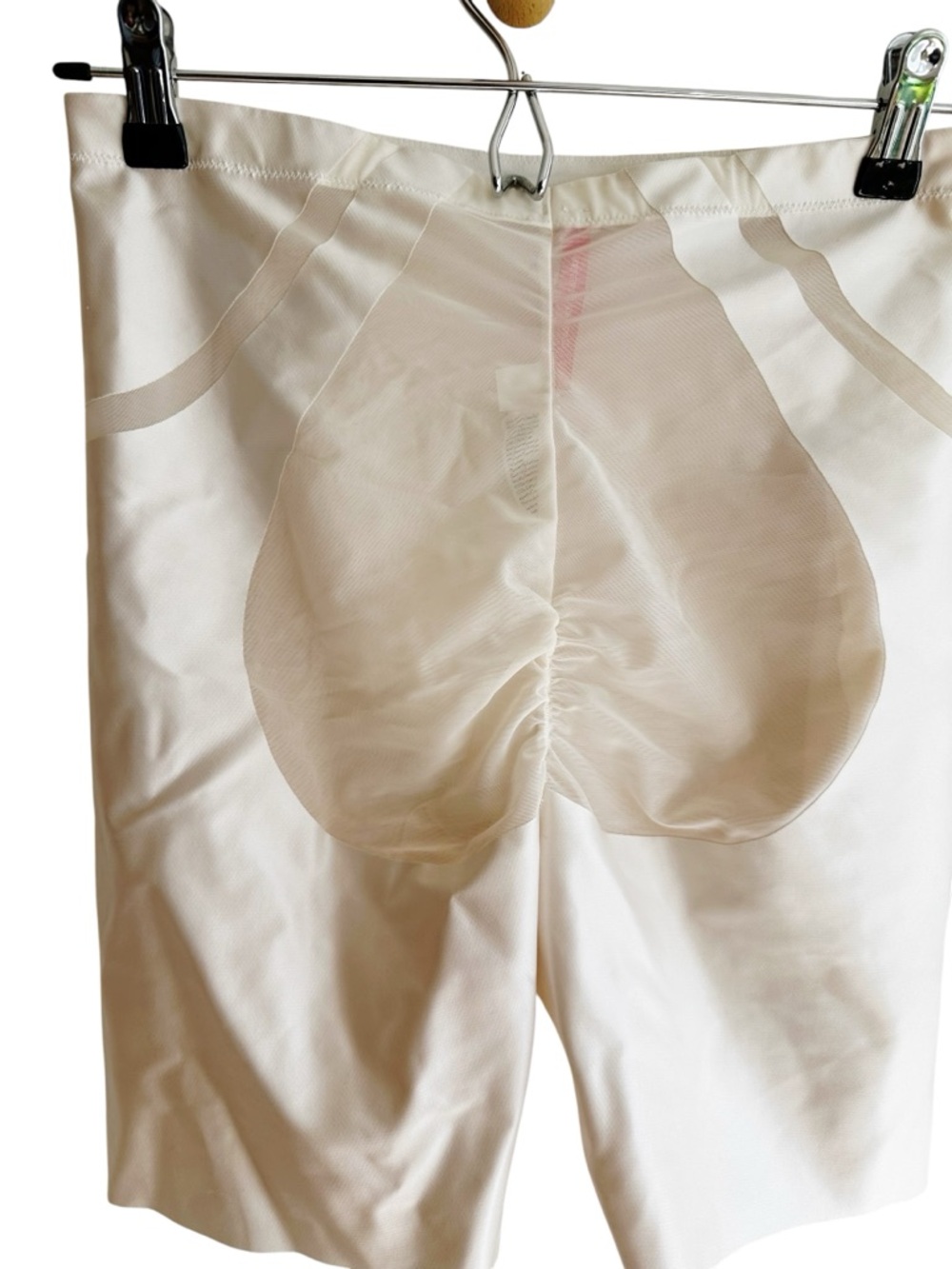 Spanx Spanxshape Booty Lifting Mid Thigh Shorts - Picture 6 of 7